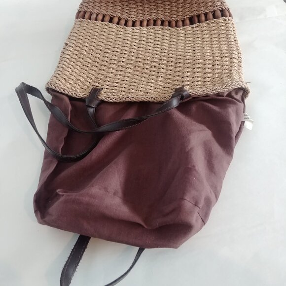 Natural woven tan and brown bag purse with wooden bead detail - Picture 6 of 11